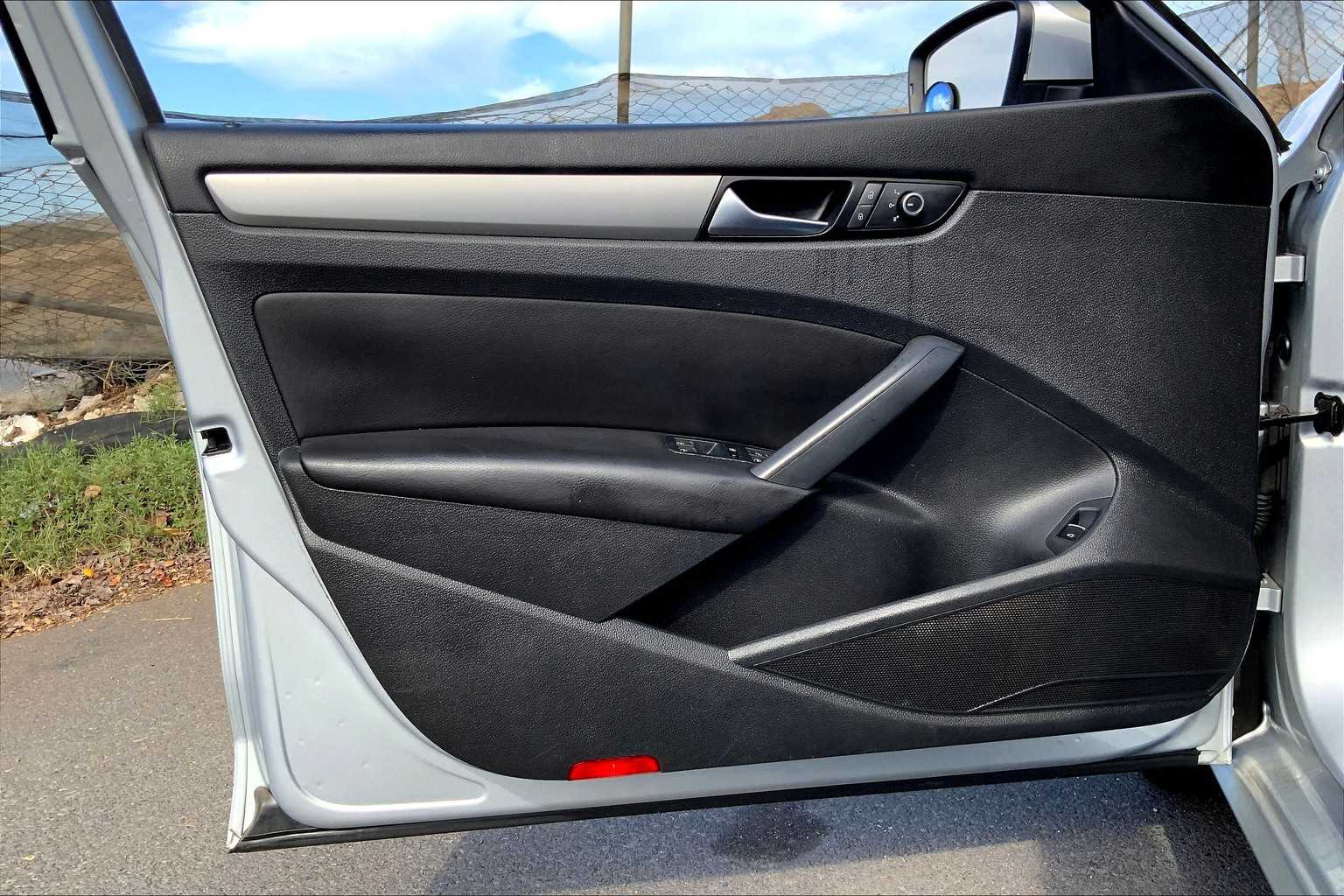Thumbnail: 2014 Volkswagen Passat - 26