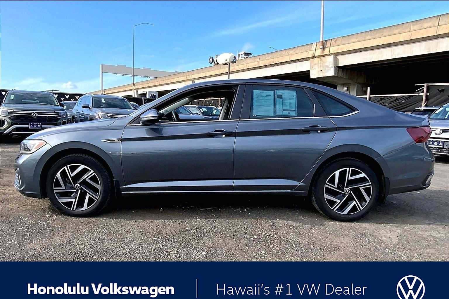 Thumbnail: 2023 Volkswagen Jetta - 3