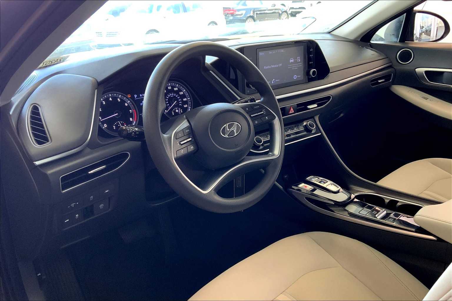 Used 2022 Hyundai Sonata SE with VIN KMHL24JAXNA242071 for sale in Honolulu, HI