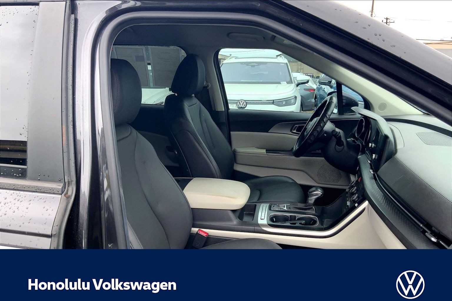 Thumbnail: 2023 Kia Carnival - 13