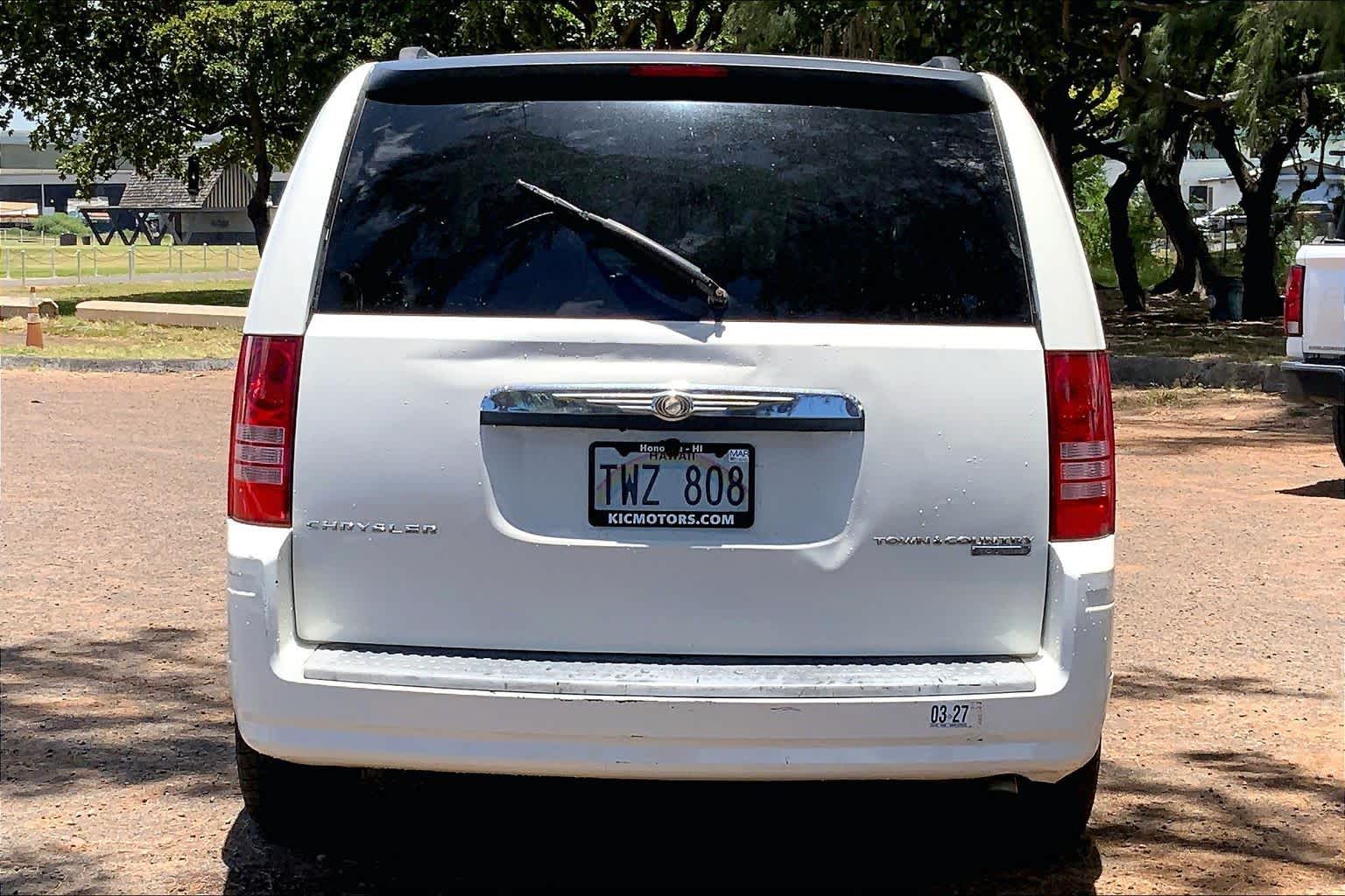 Thumbnail: 2009 Chrysler Town & Country - 5