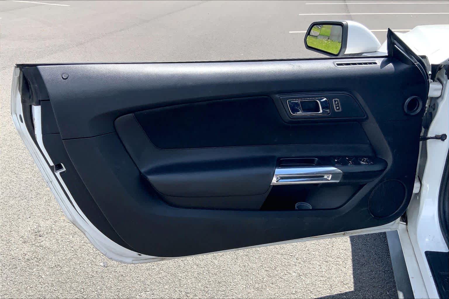 Thumbnail: 2015 Ford Mustang - 26