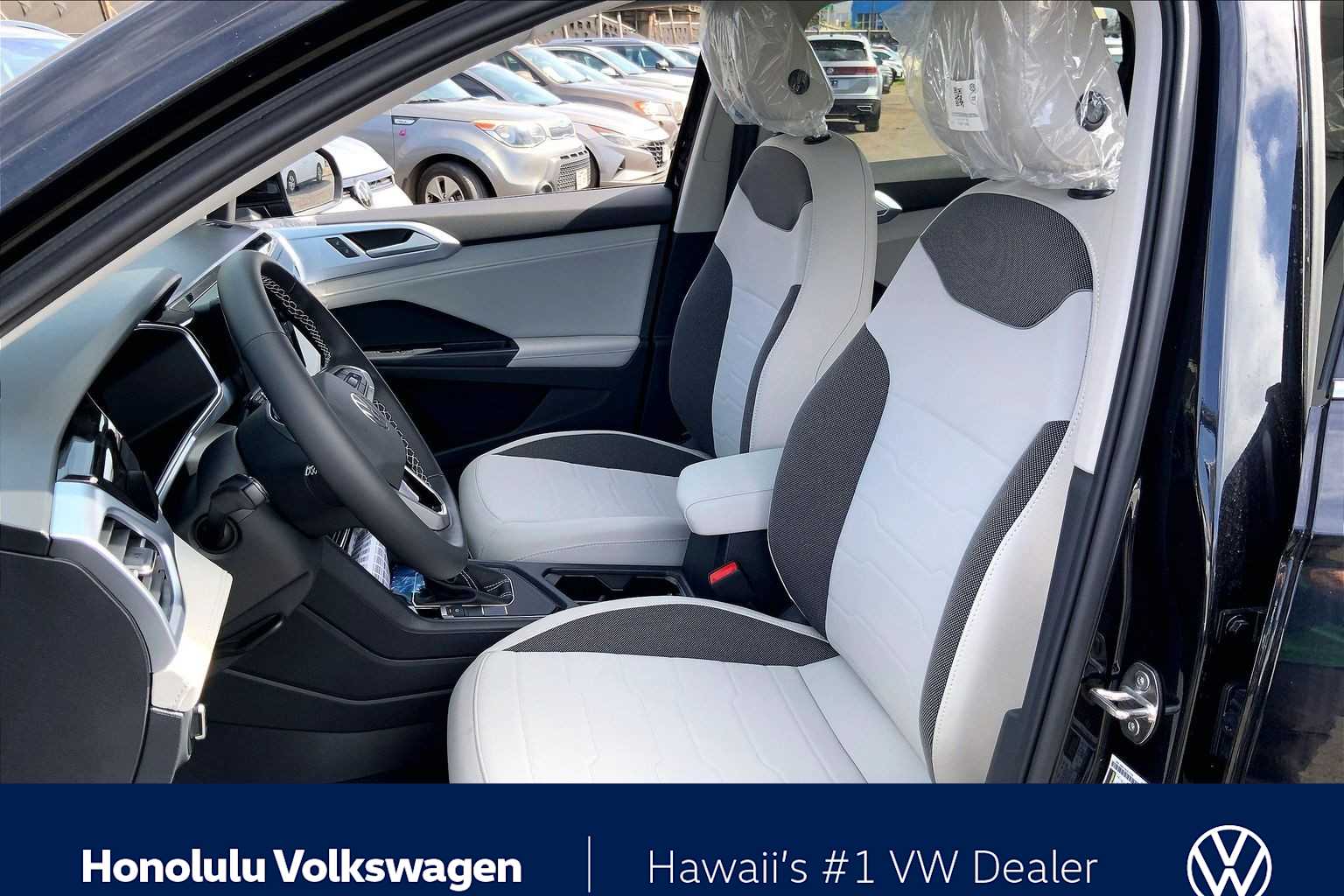 Thumbnail: 2025 Volkswagen Taos - 11