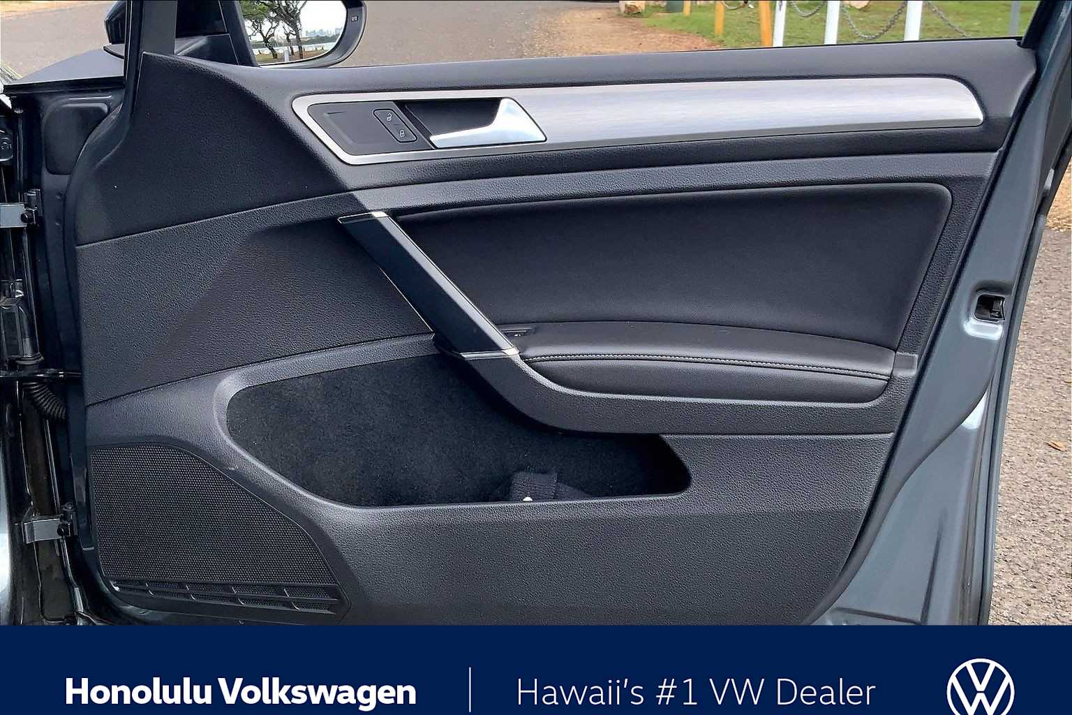 Thumbnail: 2015 Volkswagen Golf - 27