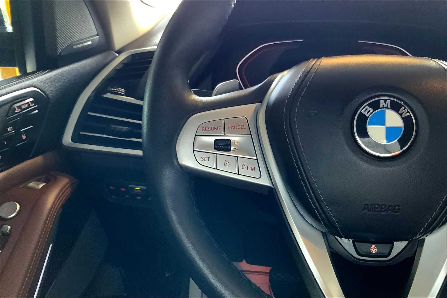 2022 BMW X7 xDrive40i 23