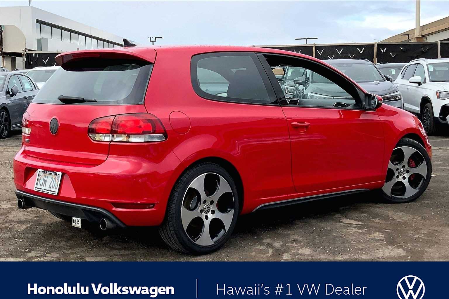 Thumbnail: 2011 Volkswagen Golf - 21
