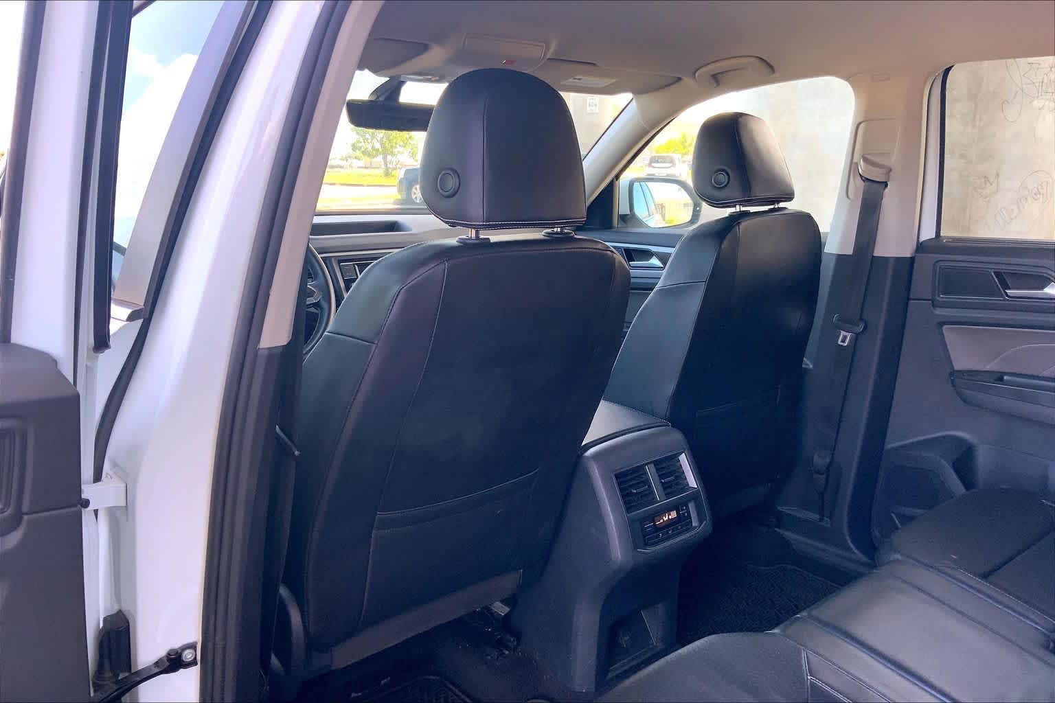 Thumbnail: 2022 Volkswagen Atlas - 11