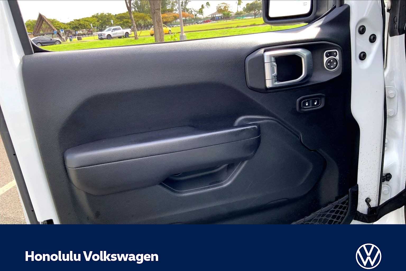 Thumbnail: 2020 Jeep Wrangler - 27