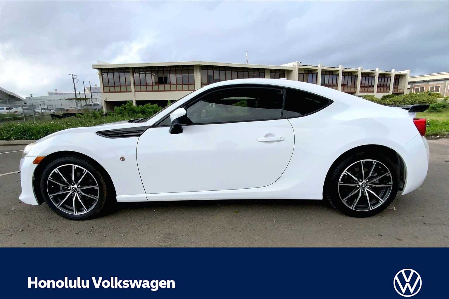 Thumbnail: 2017 Toyota 86 - 3