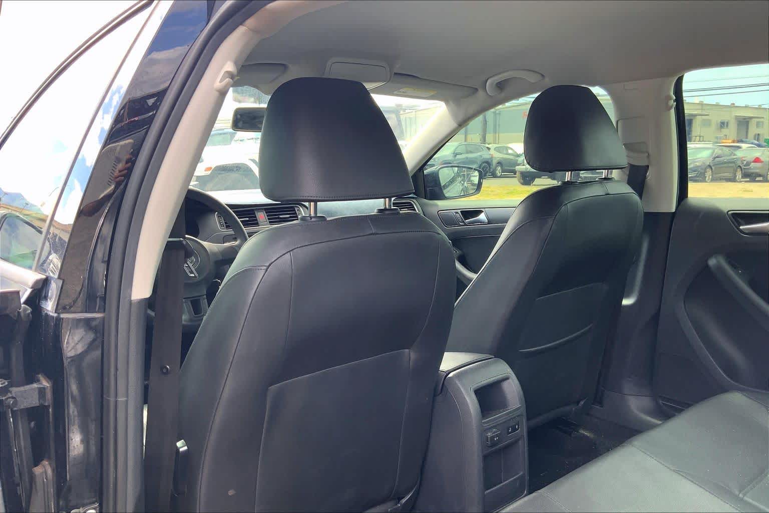 Thumbnail: 2014 Volkswagen Jetta - 12