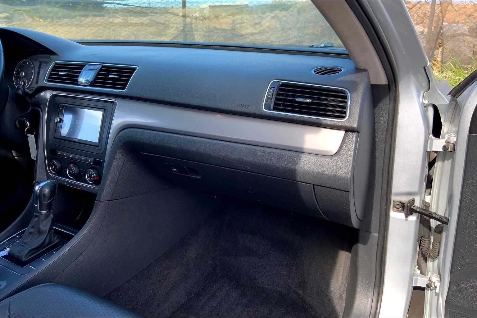 Thumbnail: 2014 Volkswagen Passat - 22