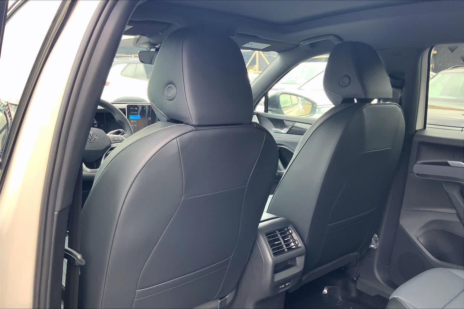 Thumbnail: 2026 Volkswagen Tiguan - 12