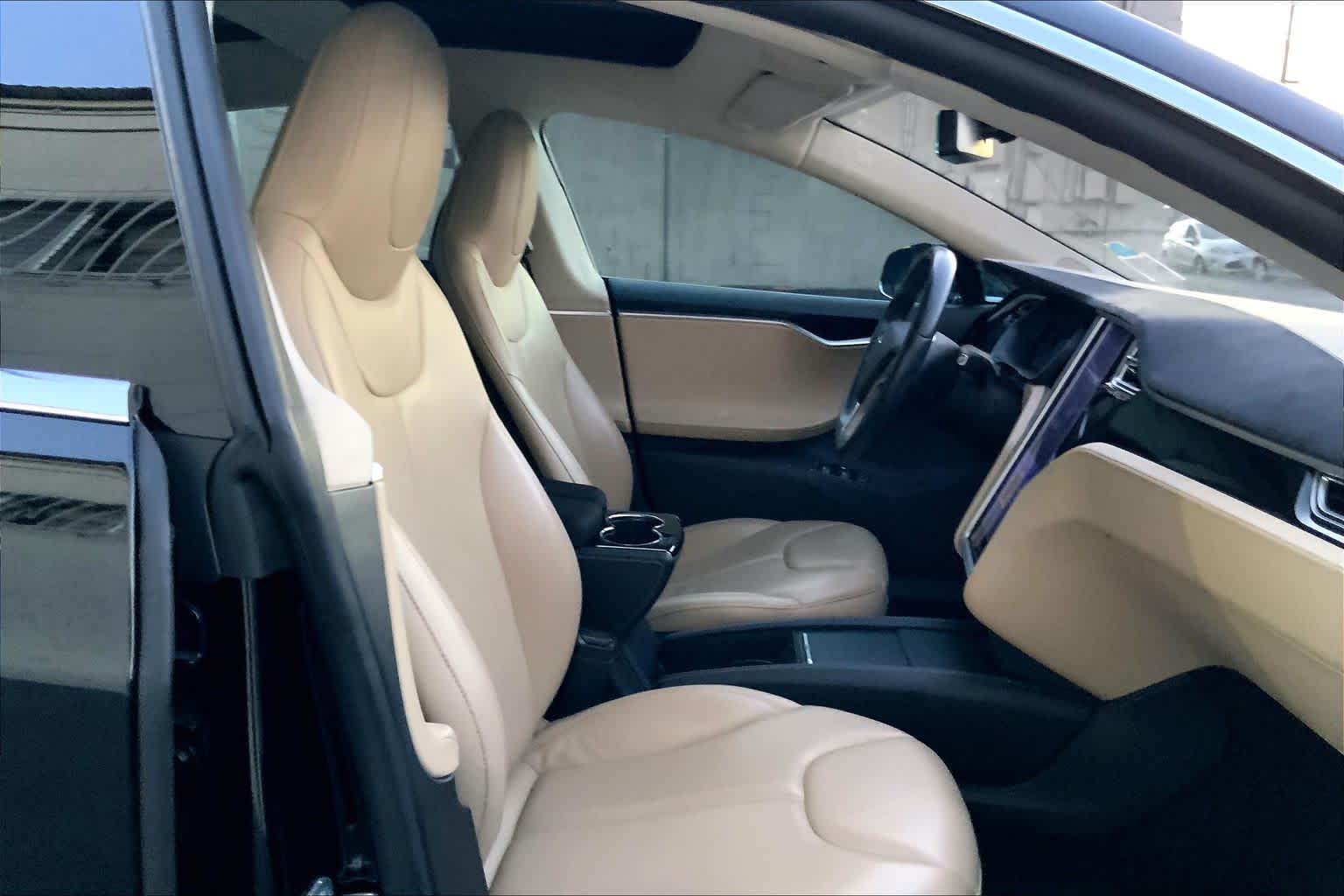 Thumbnail: 2015 Tesla Model S - 13