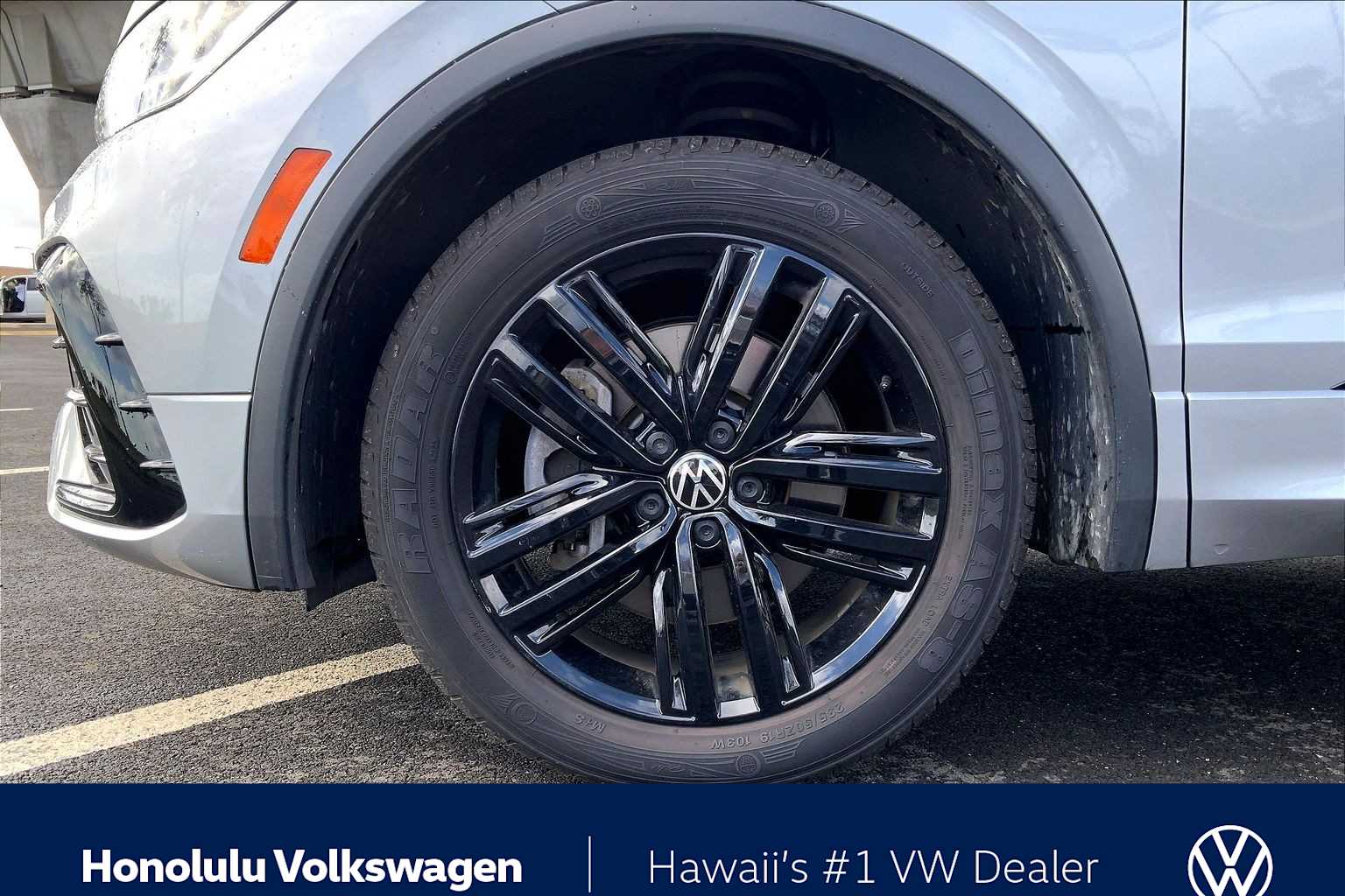 Thumbnail: 2022 Volkswagen Tiguan - 8