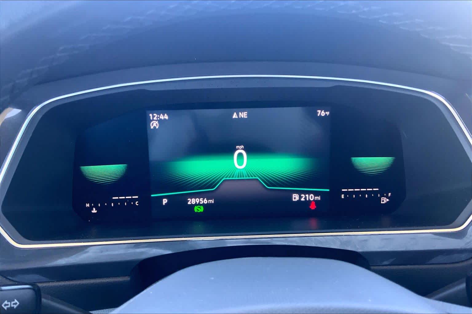 Thumbnail: 2022 Volkswagen Tiguan - 17