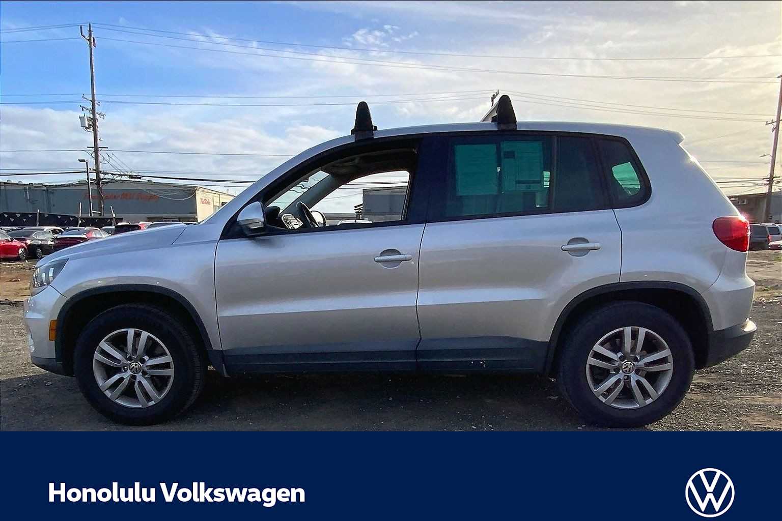 Thumbnail: 2013 Volkswagen Tiguan - 3