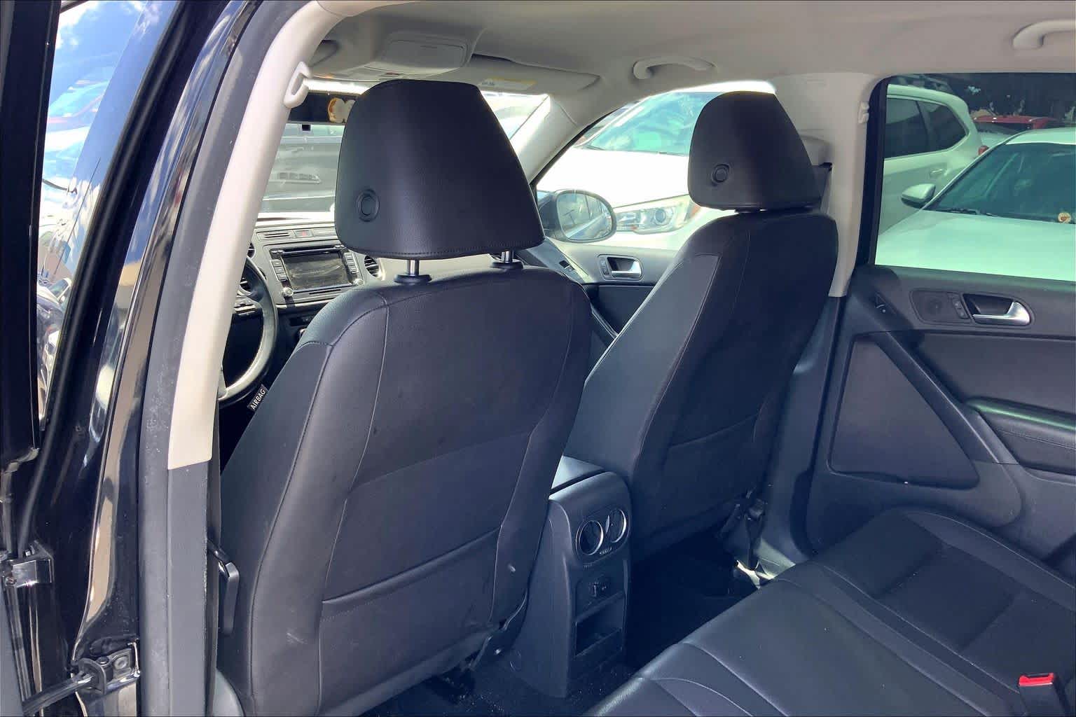 Thumbnail: 2014 Volkswagen Tiguan - 12