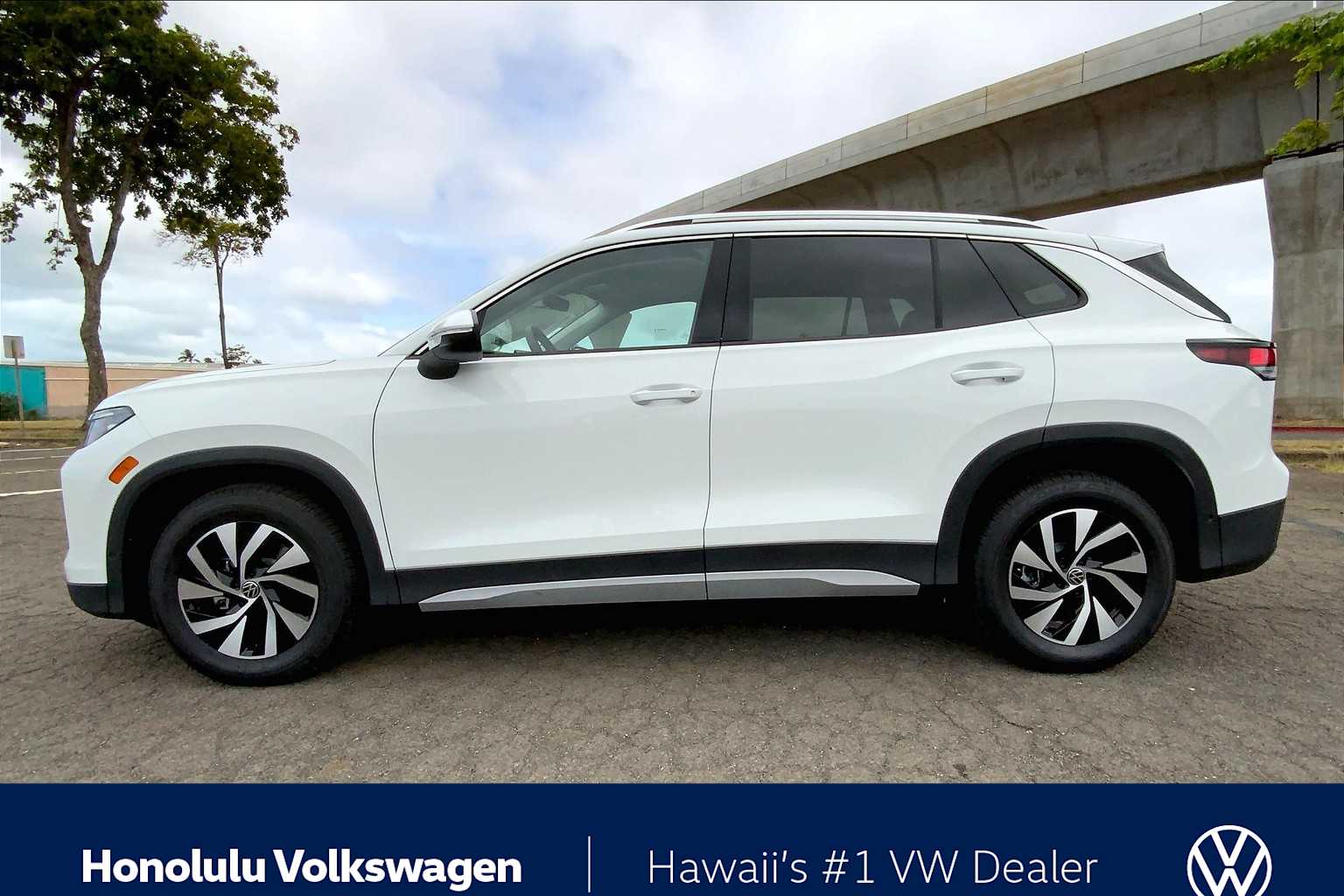Thumbnail: 2025 Volkswagen Tiguan - 3
