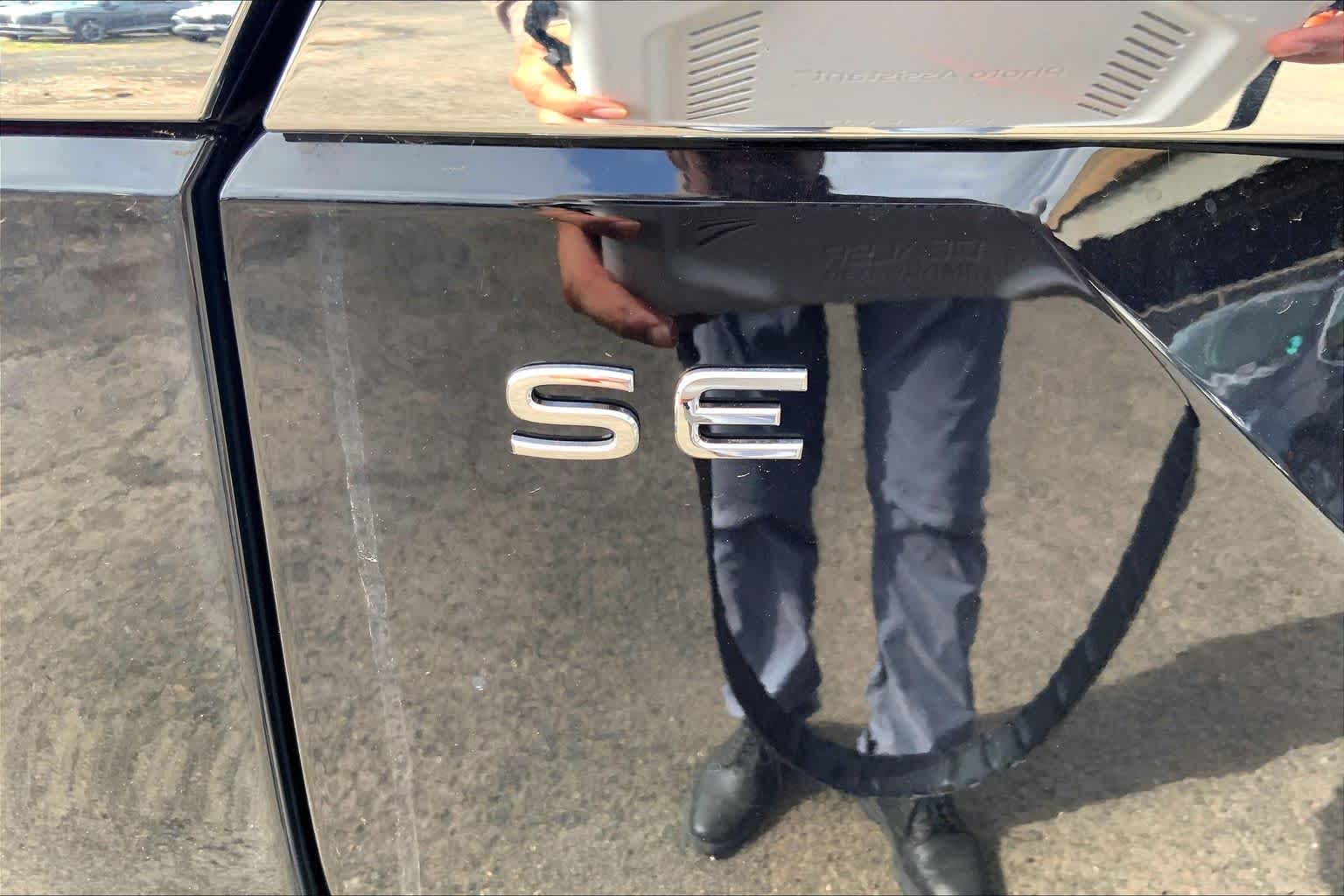 2026 Volkswagen Atlas SE w/Tech - Photo 7
