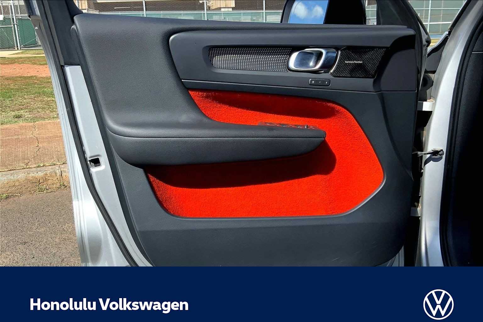 Thumbnail: 2019 Volvo XC40 - 26