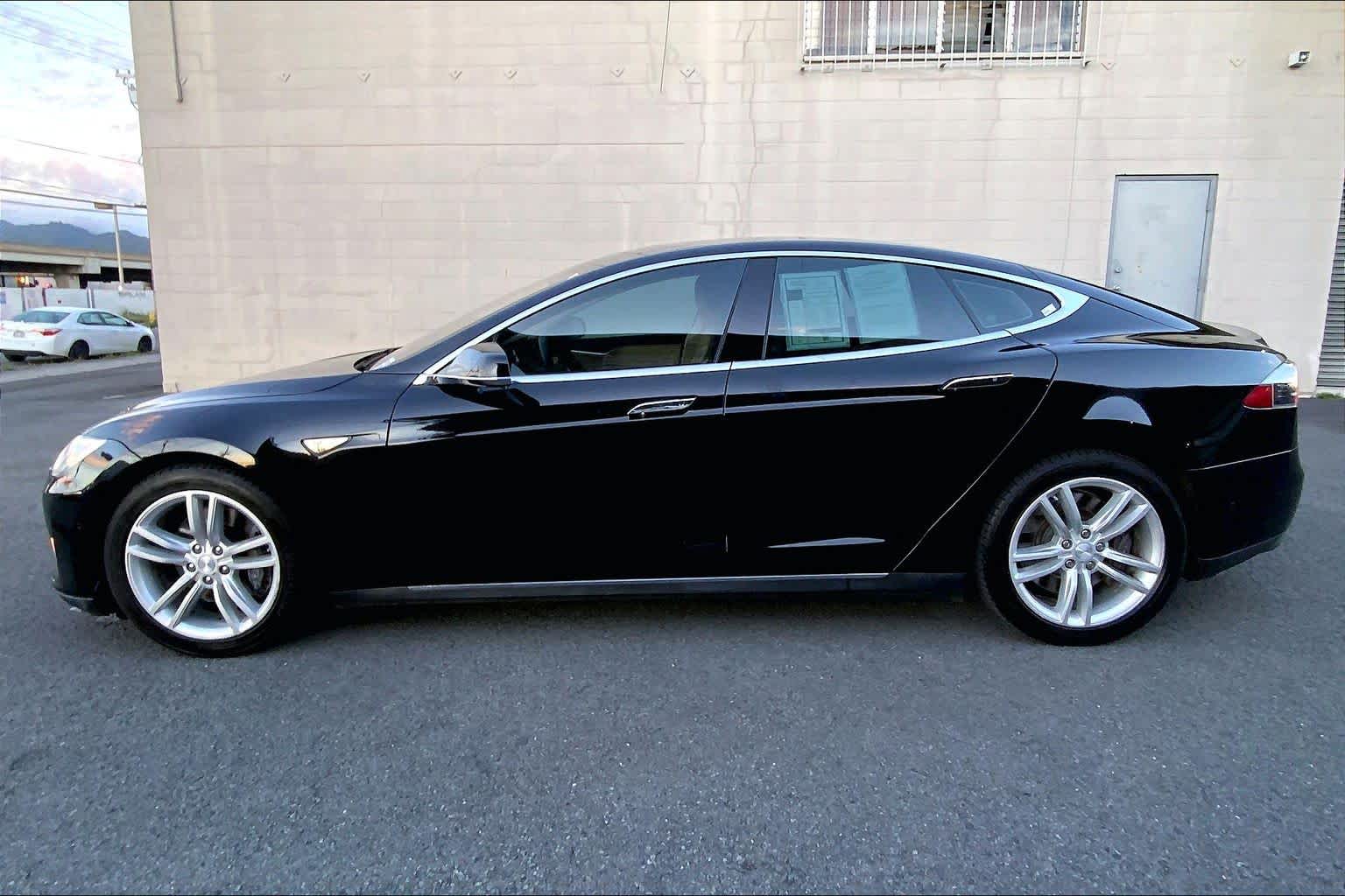 Thumbnail: 2015 Tesla Model S - 3