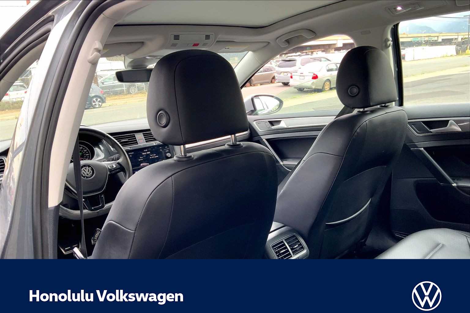 Thumbnail: 2019 Volkswagen Golf - 11