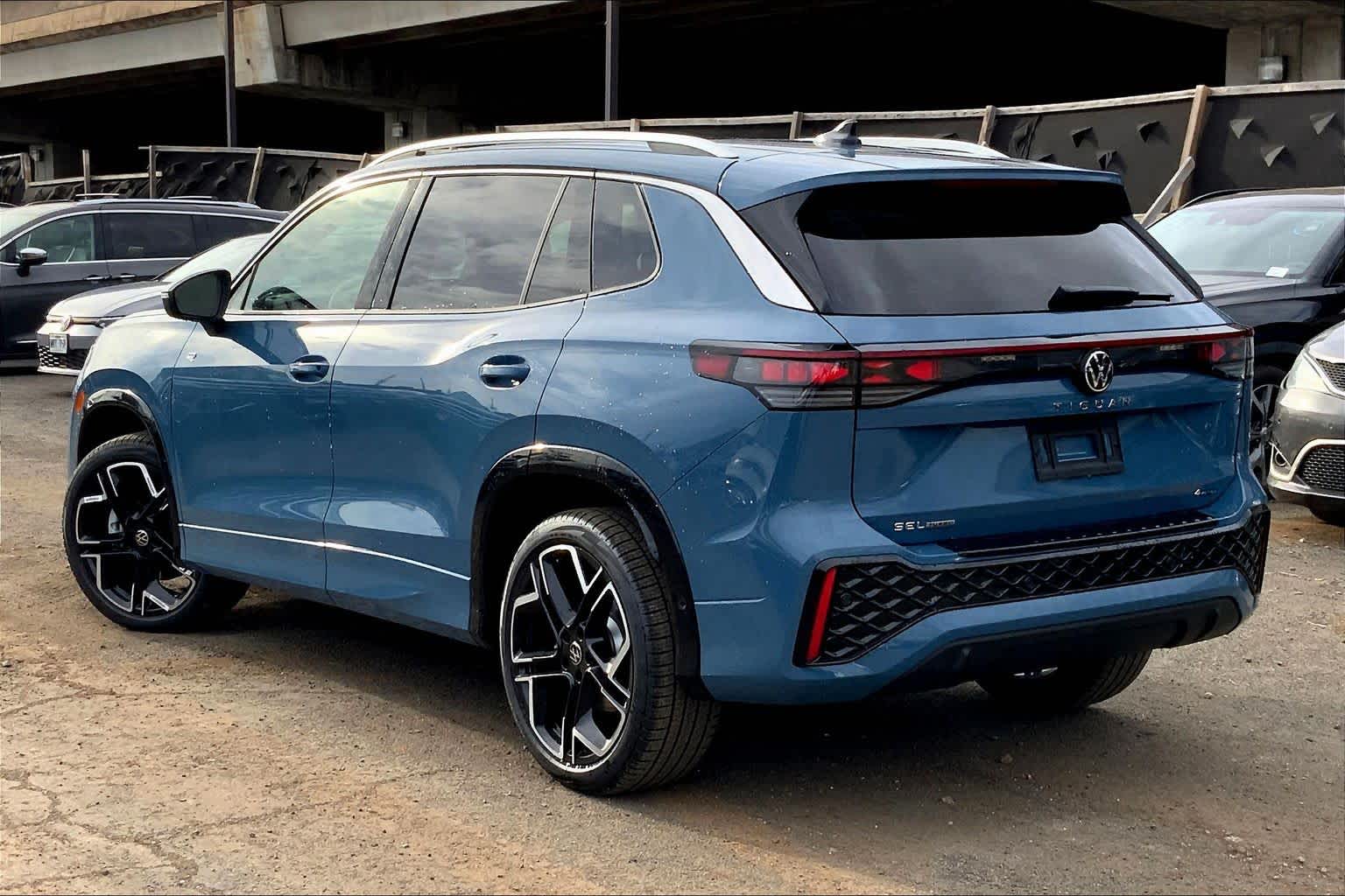 Thumbnail: 2026 Volkswagen Tiguan - 4