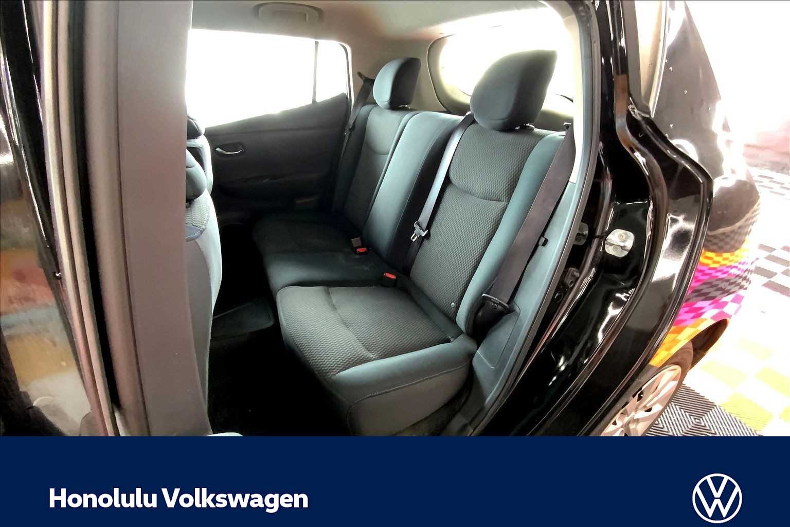 Thumbnail: 2013 Nissan Leaf - 26