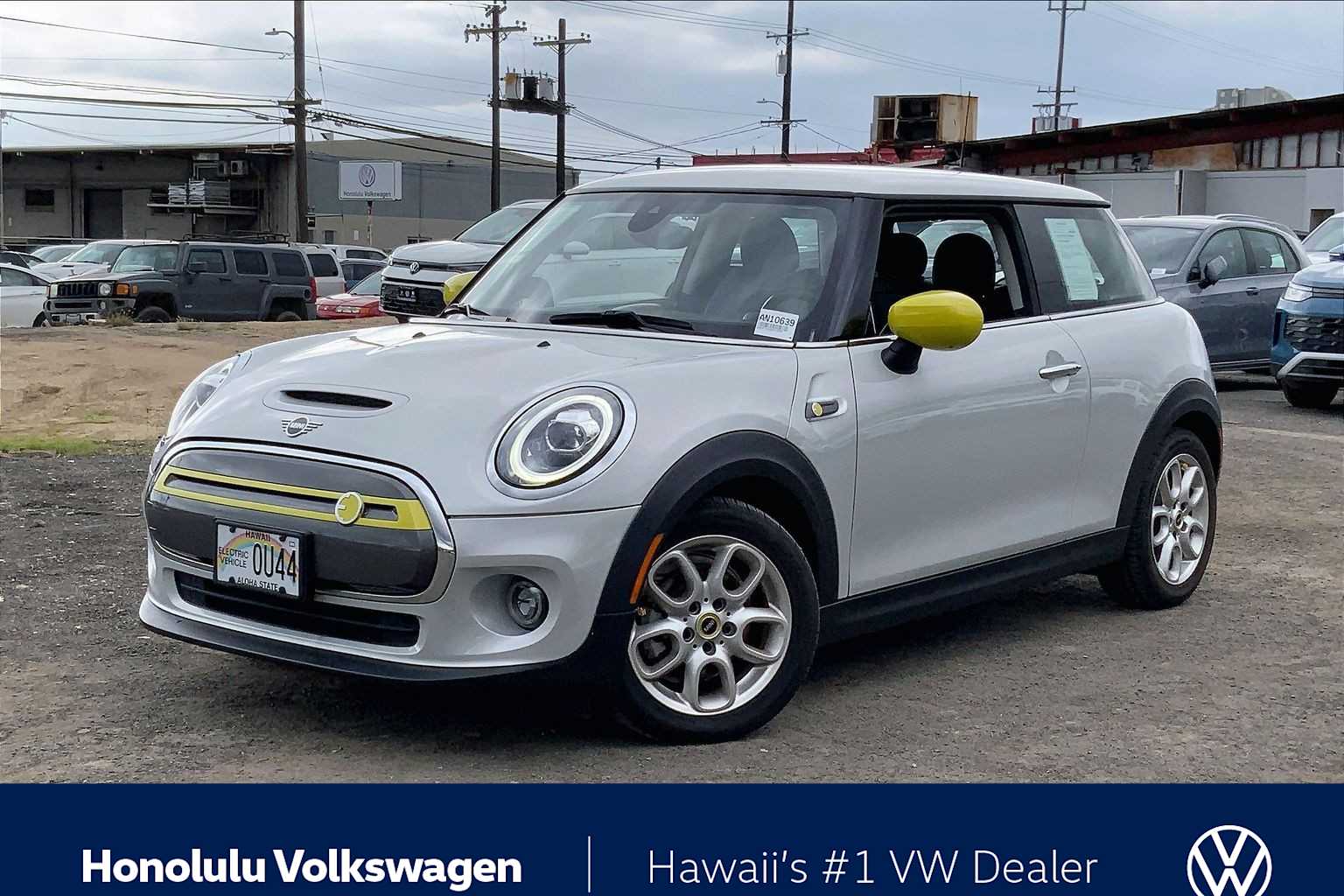 2021 MINI Hardtop 2 Door SE's photo
