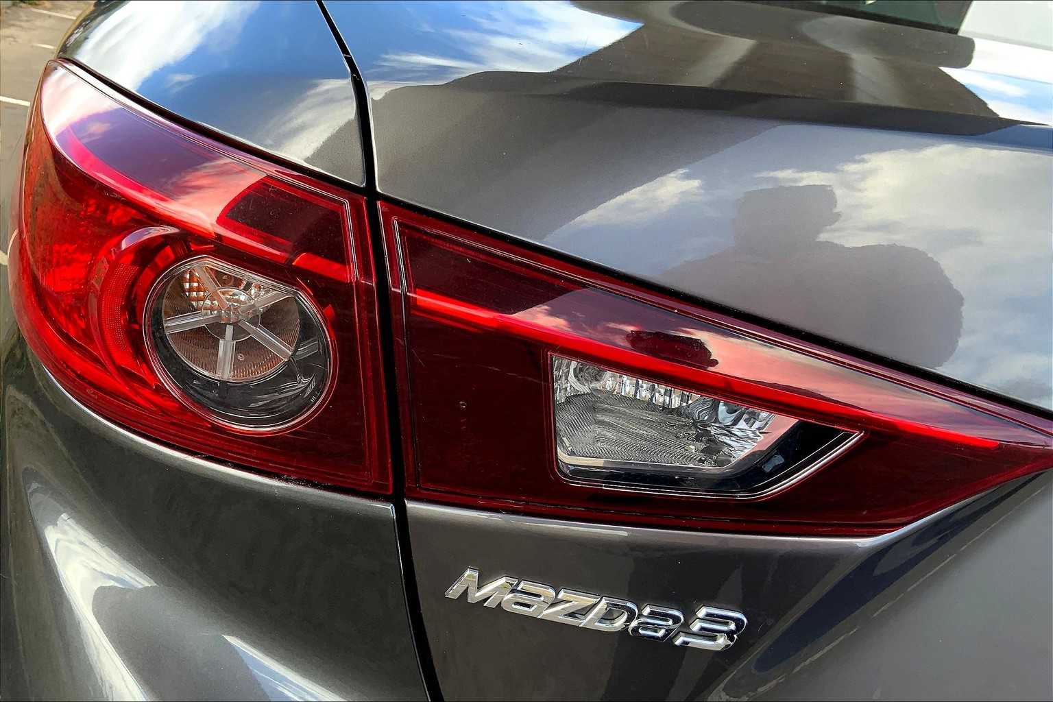 Thumbnail: 2018 Mazda Mazda3 - 31