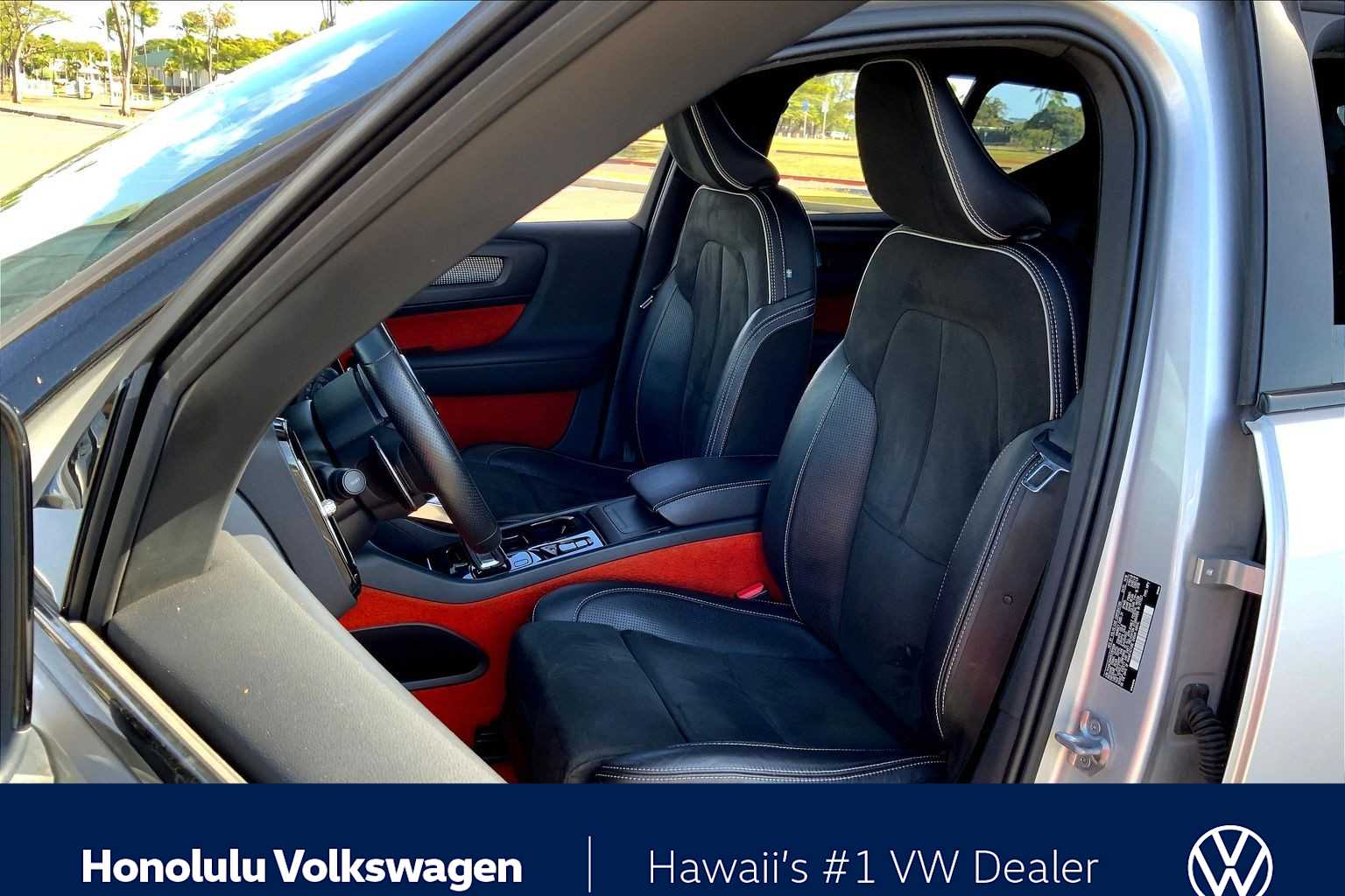 Thumbnail: 2019 Volvo XC40 - 10