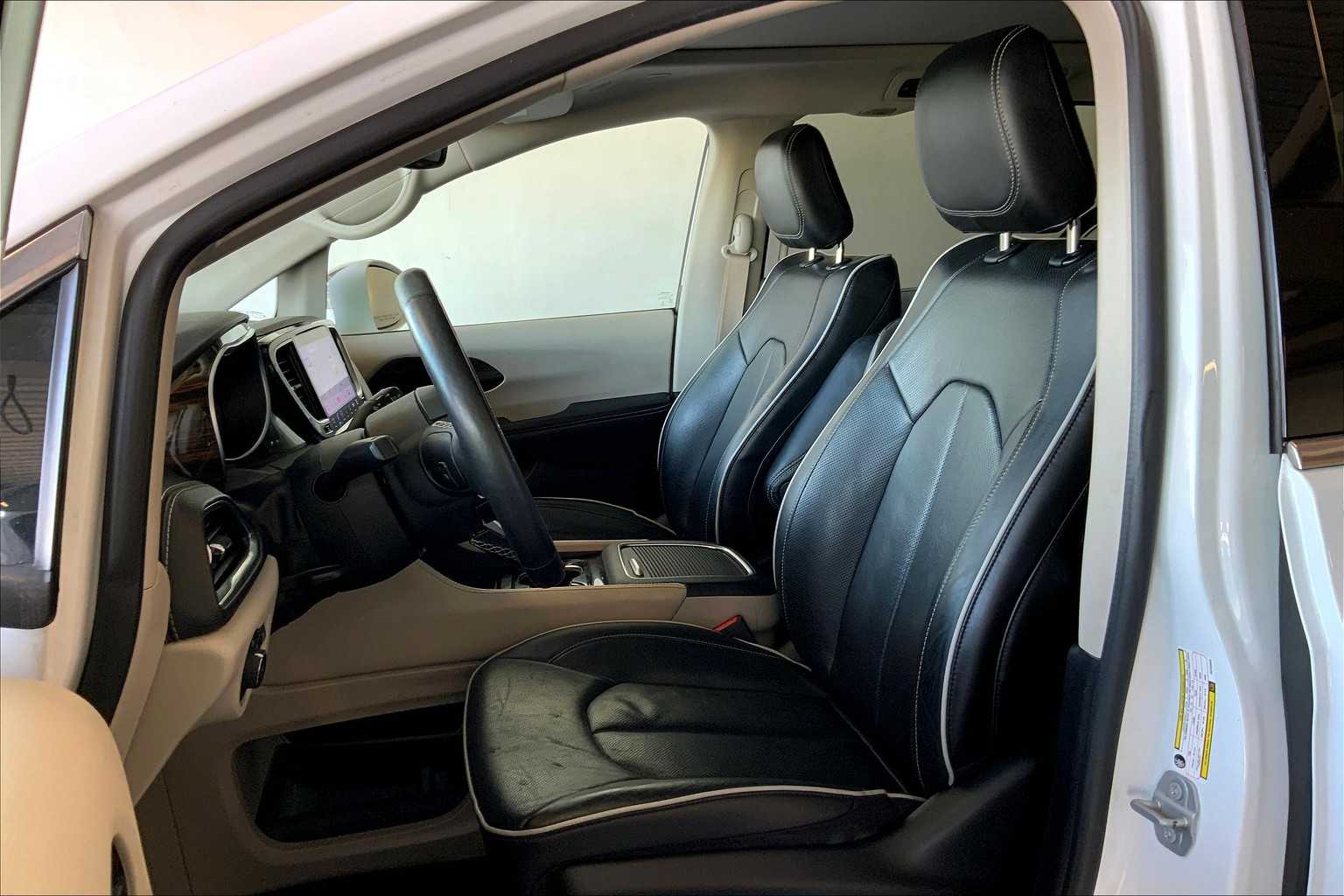 2022 Chrysler Pacifica Limited 10