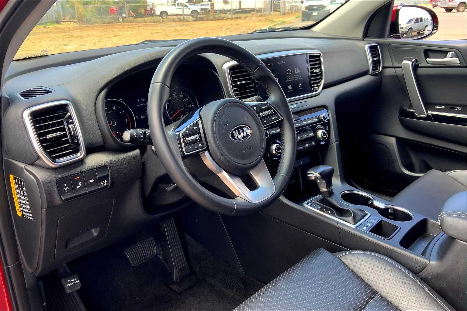 2022 Kia Sportage EX photo 2