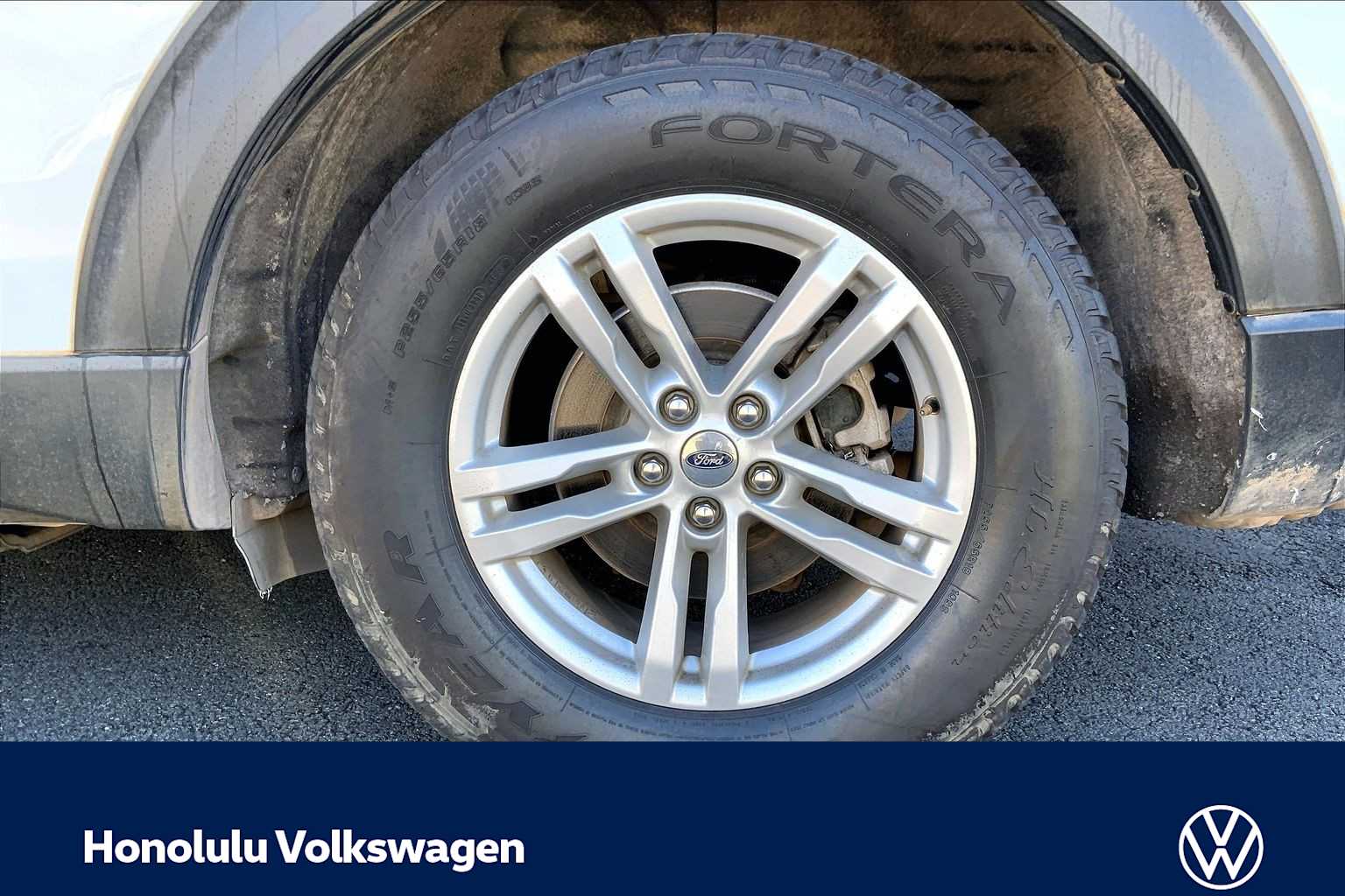 Thumbnail: 2021 Ford Explorer - 8