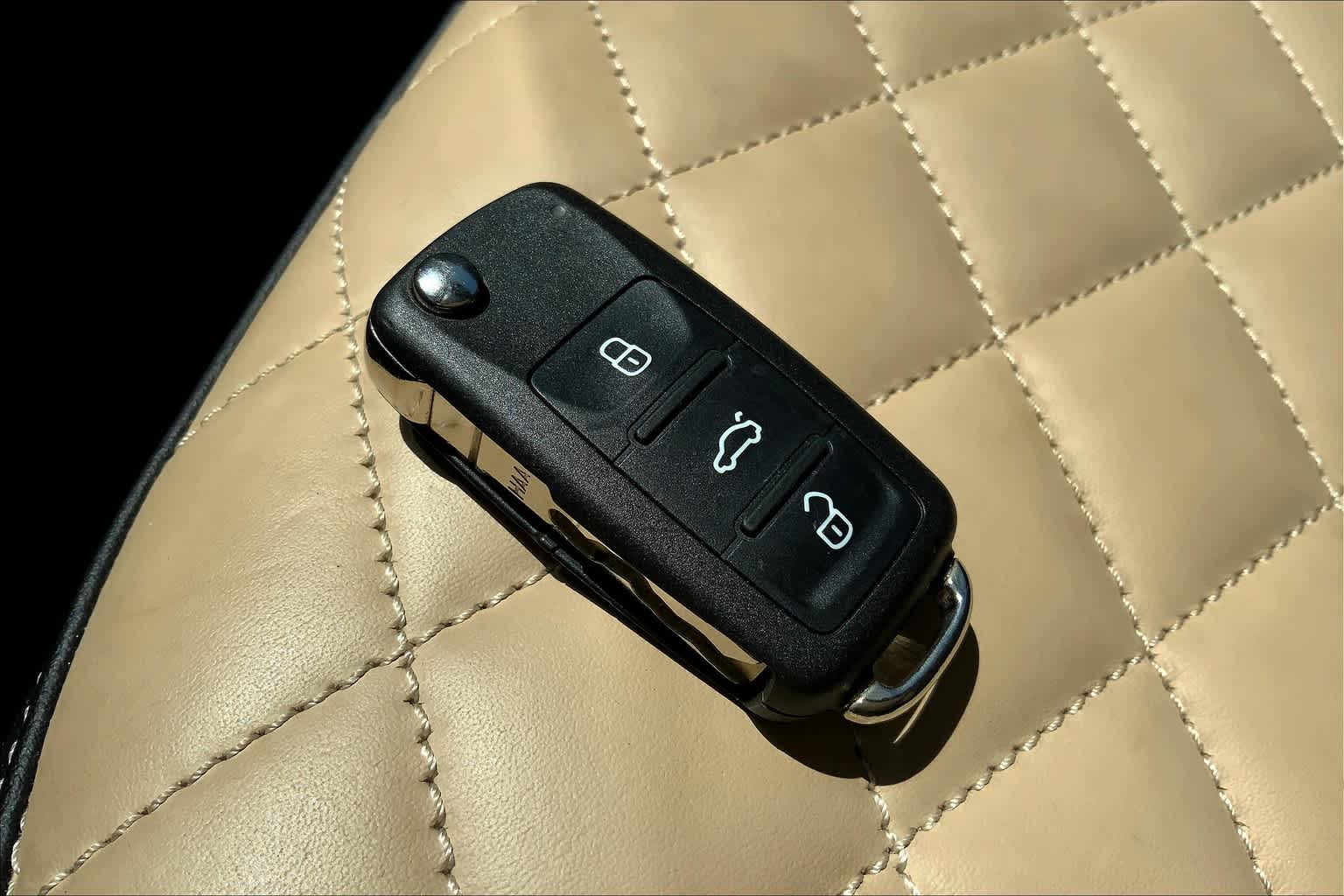 Thumbnail: 2019 Volkswagen Beetle - 17