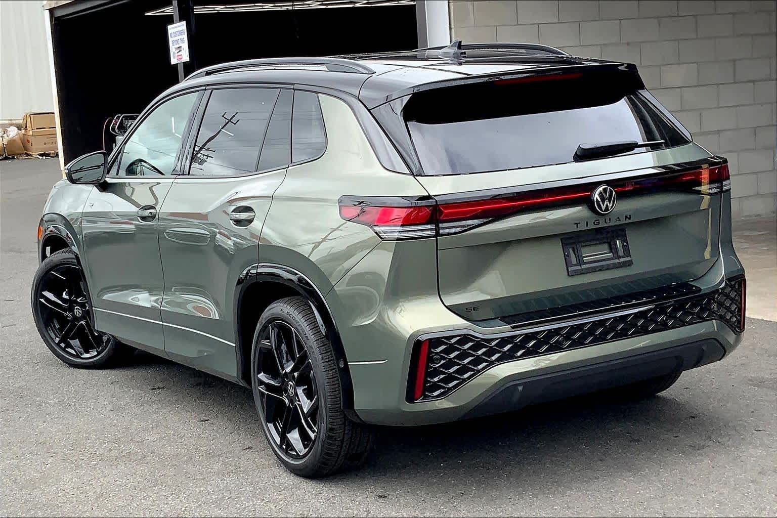 Thumbnail: 2026 Volkswagen Tiguan - 4