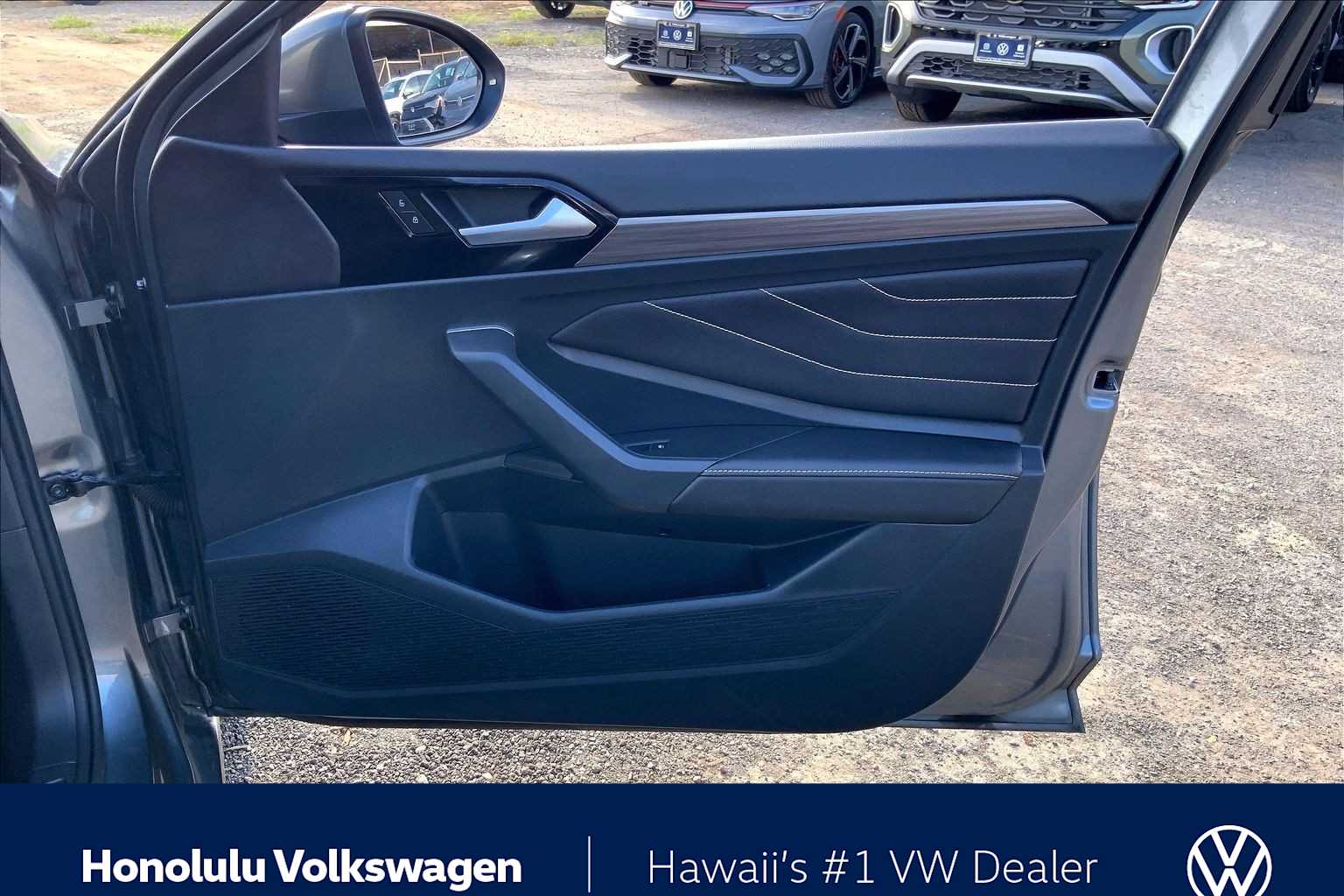 Thumbnail: 2023 Volkswagen Jetta - 28