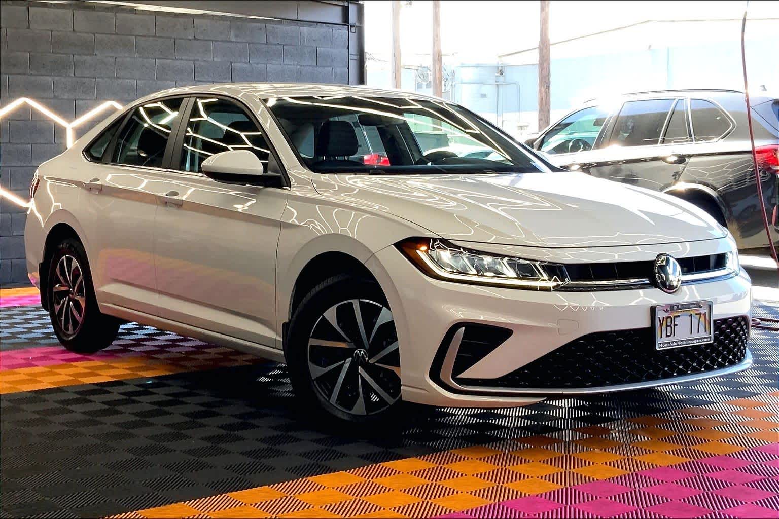 Thumbnail: 2025 Volkswagen Jetta - 21