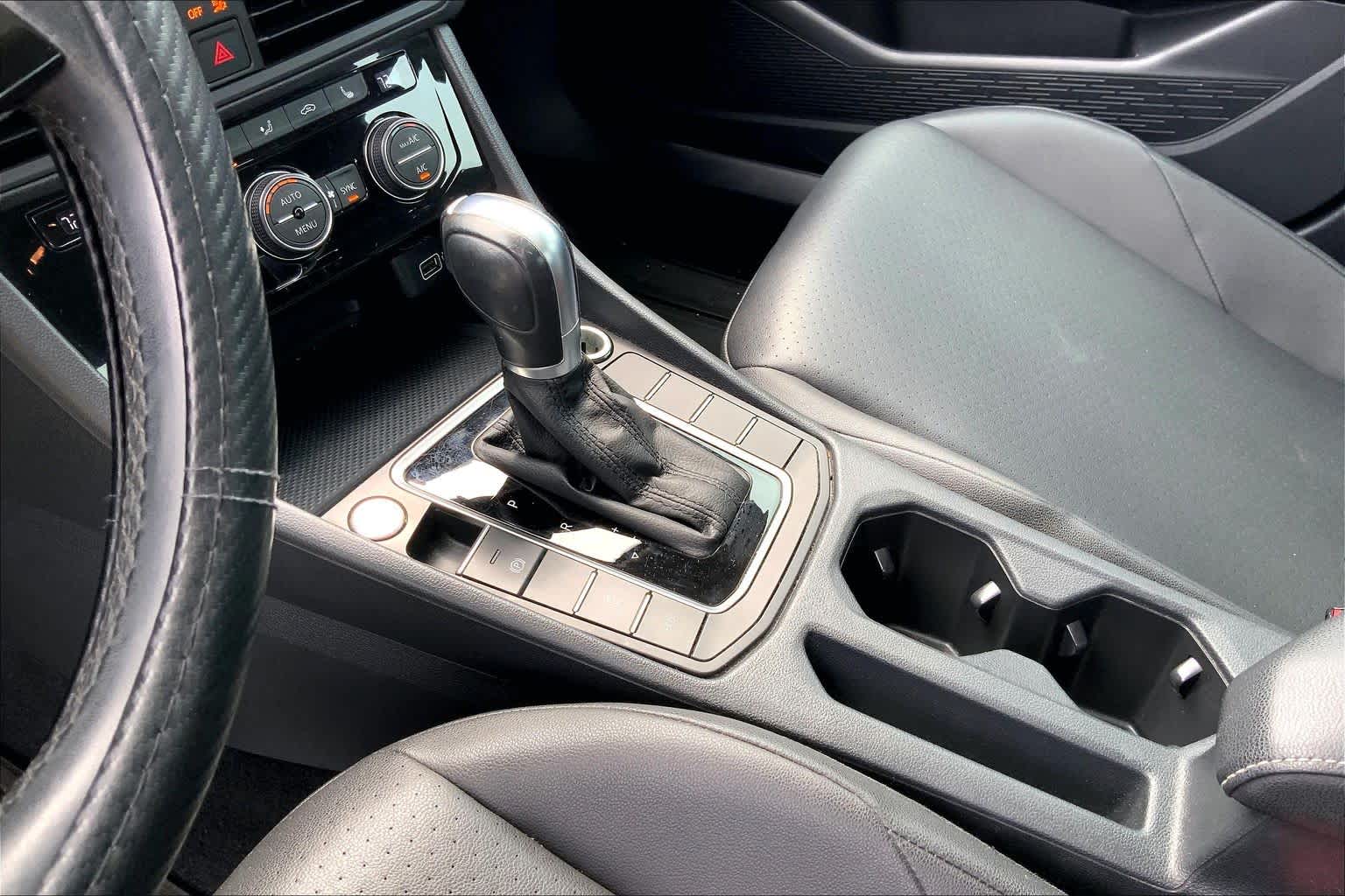 Thumbnail: 2019 Volkswagen Jetta - 16