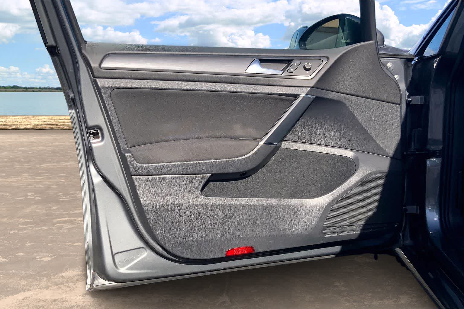 2019 Volkswagen e-Golf e-Golf SE - Photo 27
