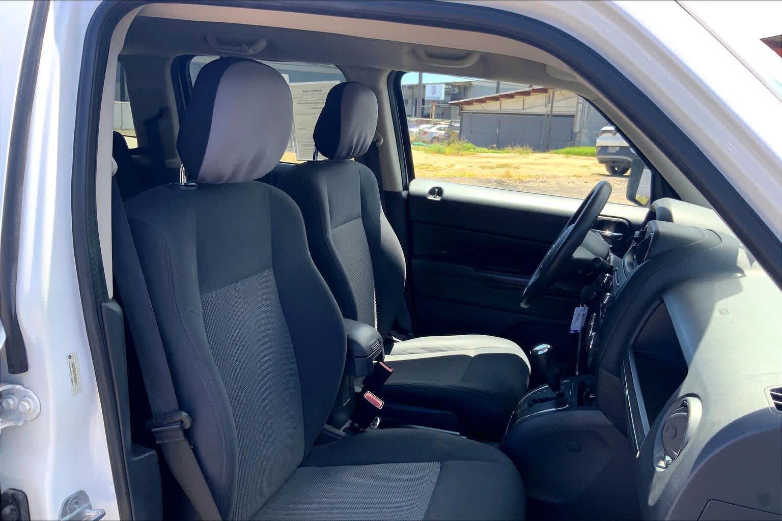 Thumbnail: 2012 Jeep Patriot - 13