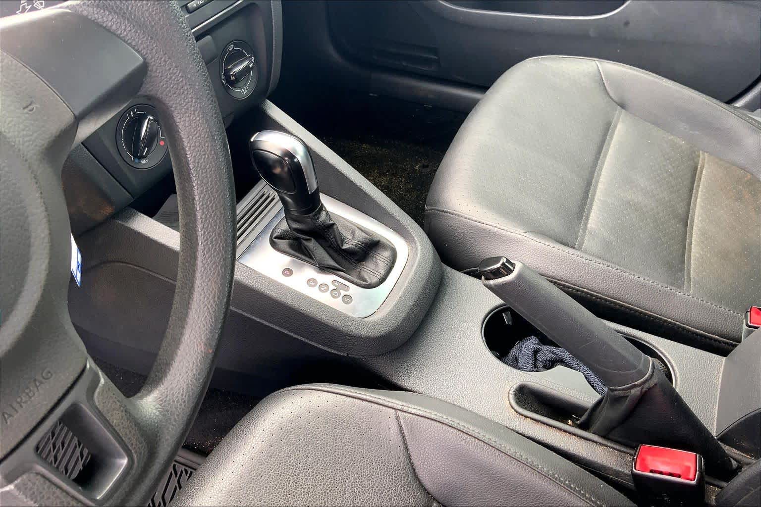 Thumbnail: 2014 Volkswagen Jetta - 16