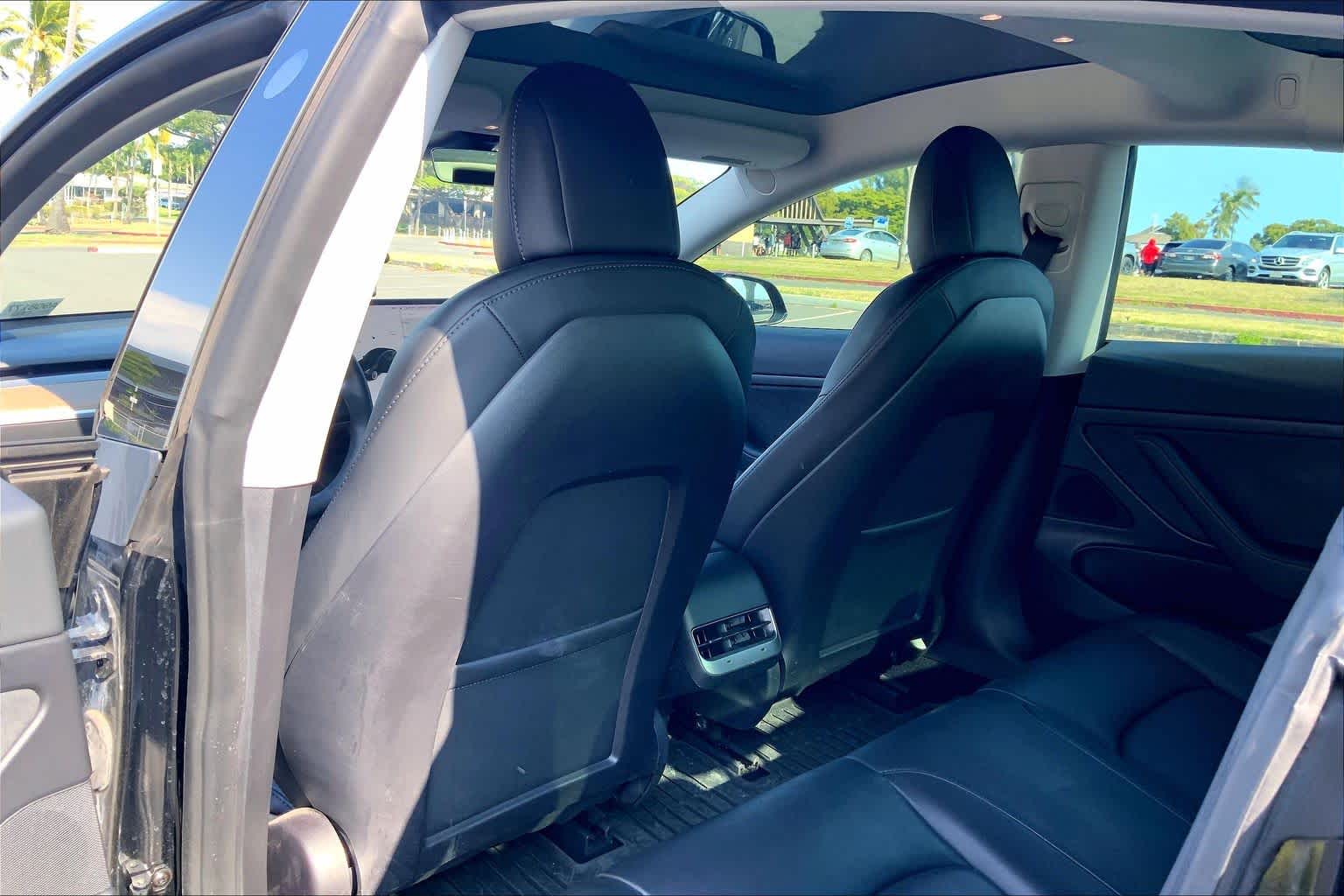 Thumbnail: 2021 Tesla Model 3 - 12