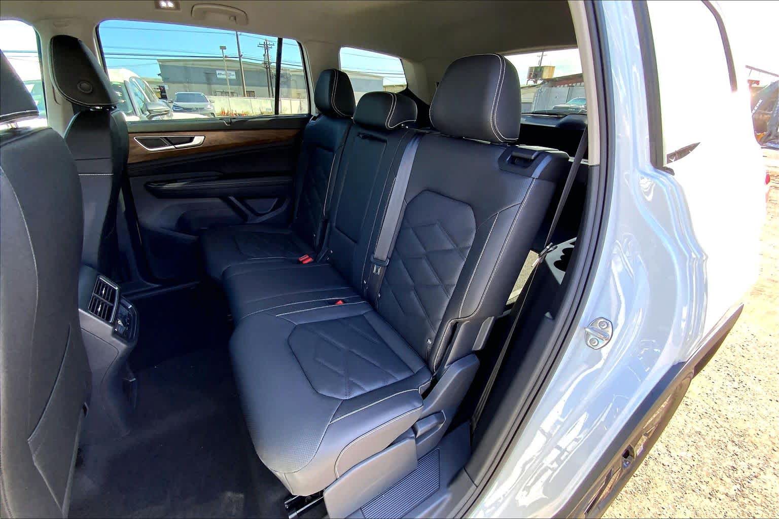 Thumbnail: 2026 Volkswagen Atlas - 13