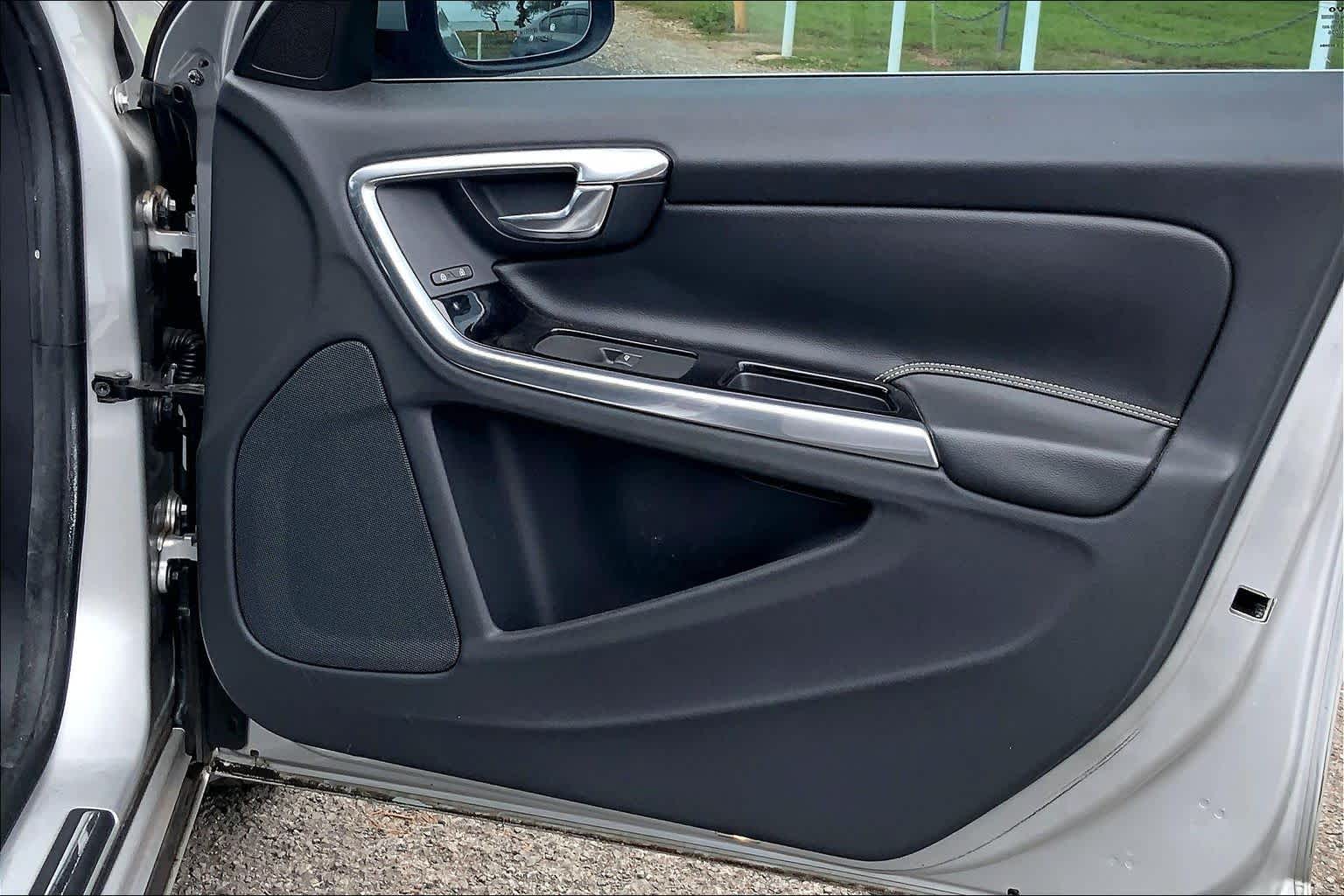 Thumbnail: 2016 Volvo V60 - 28