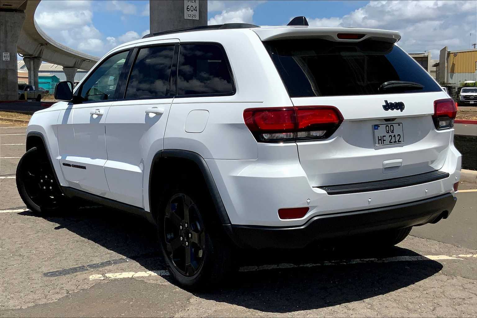 Thumbnail: 2019 Jeep Grand Cherokee - 4