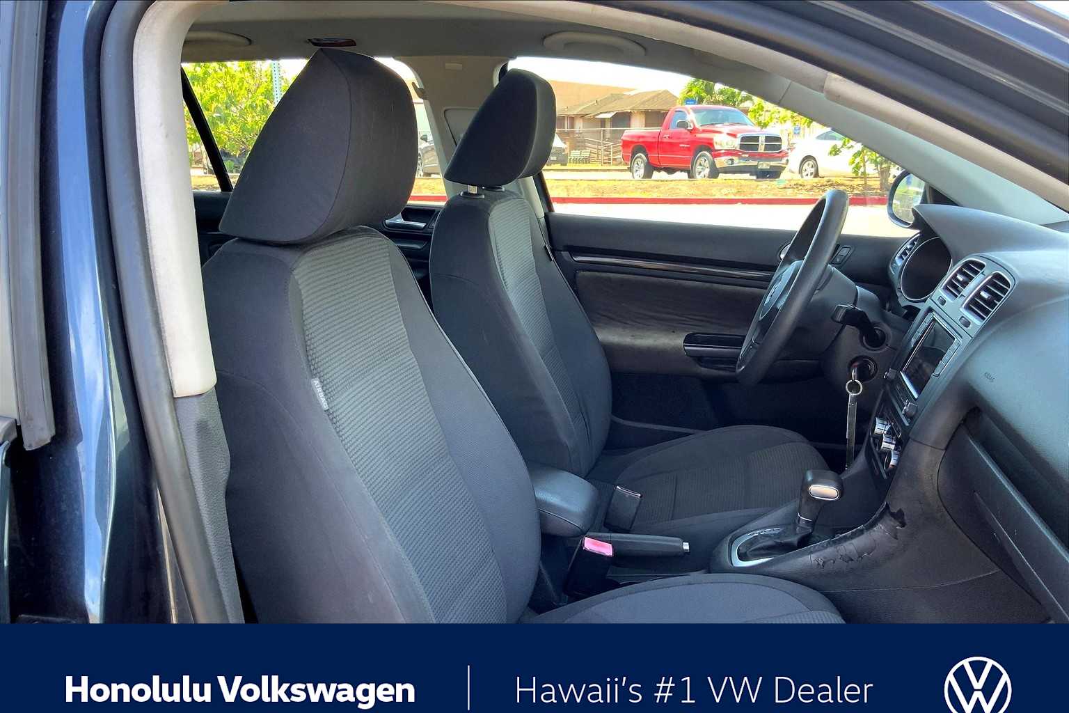 Thumbnail: 2010 Volkswagen Jetta - 12