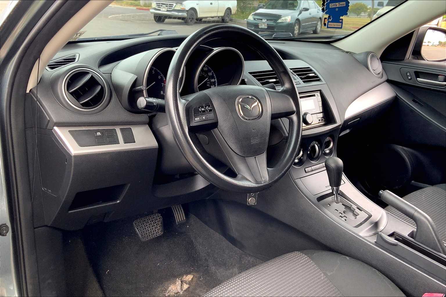 Used 2013 Mazda MAZDA3 i SV with VIN JM1BL1TF5D1733974 for sale in Honolulu, HI
