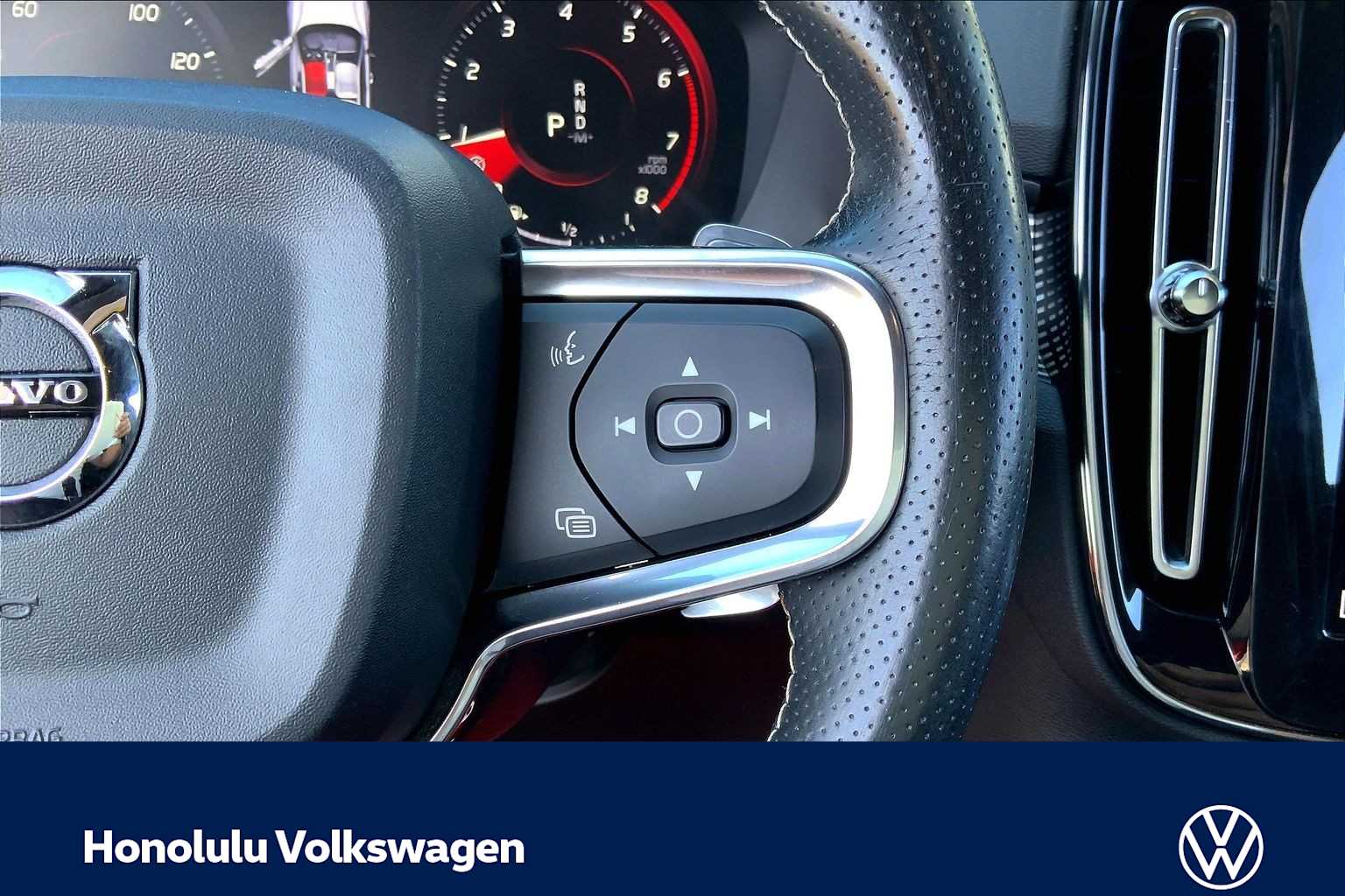 Thumbnail: 2019 Volvo XC40 - 24