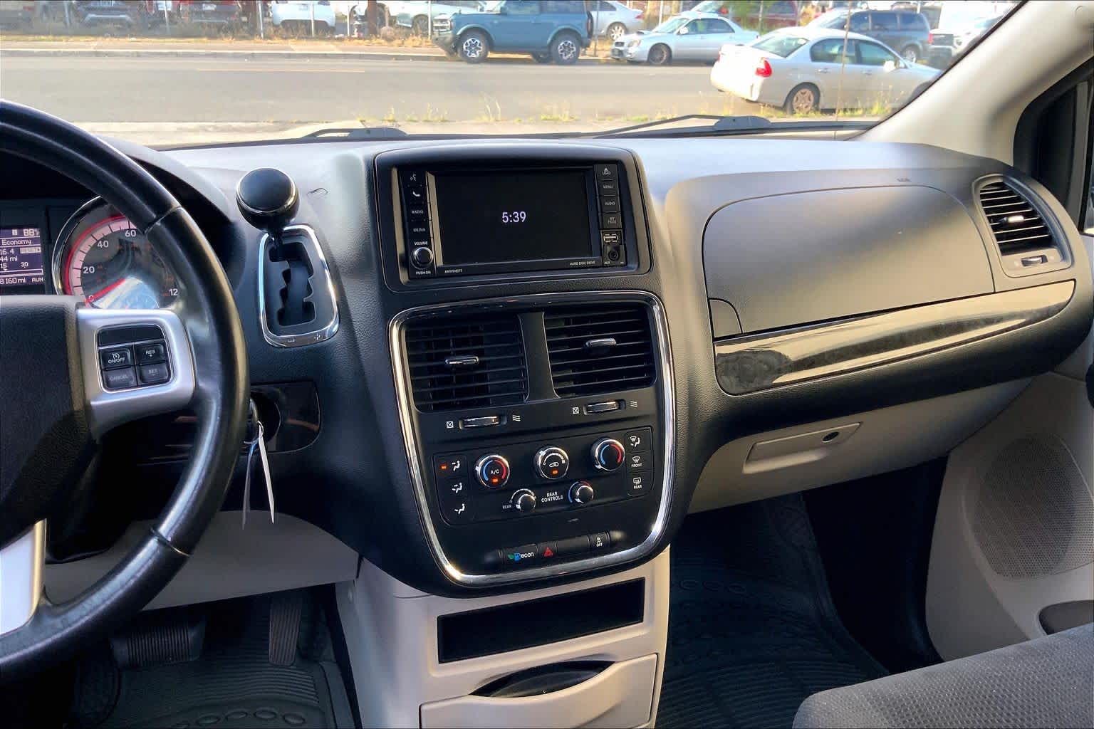 Thumbnail: 2019 Dodge Grand Caravan - 15